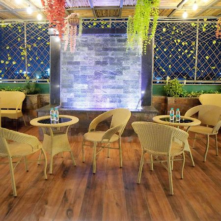 Hotel Haris Mg Road Gurugram Gurgaon Bagian luar foto