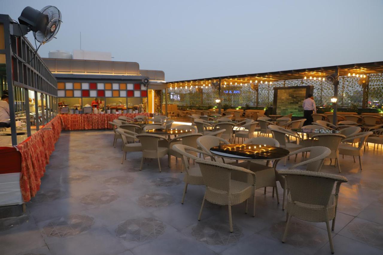 Hotel Haris Mg Road Gurugram Gurgaon Bagian luar foto