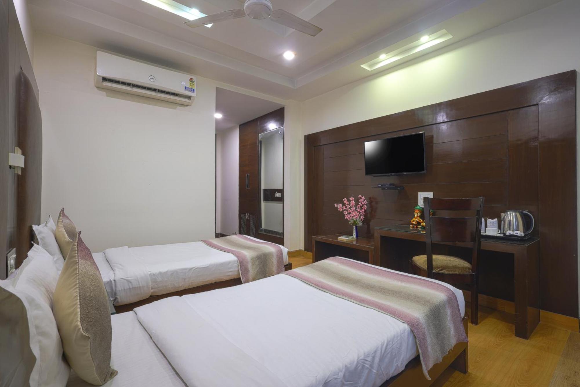 Hotel Haris Mg Road Gurugram Gurgaon Bagian luar foto