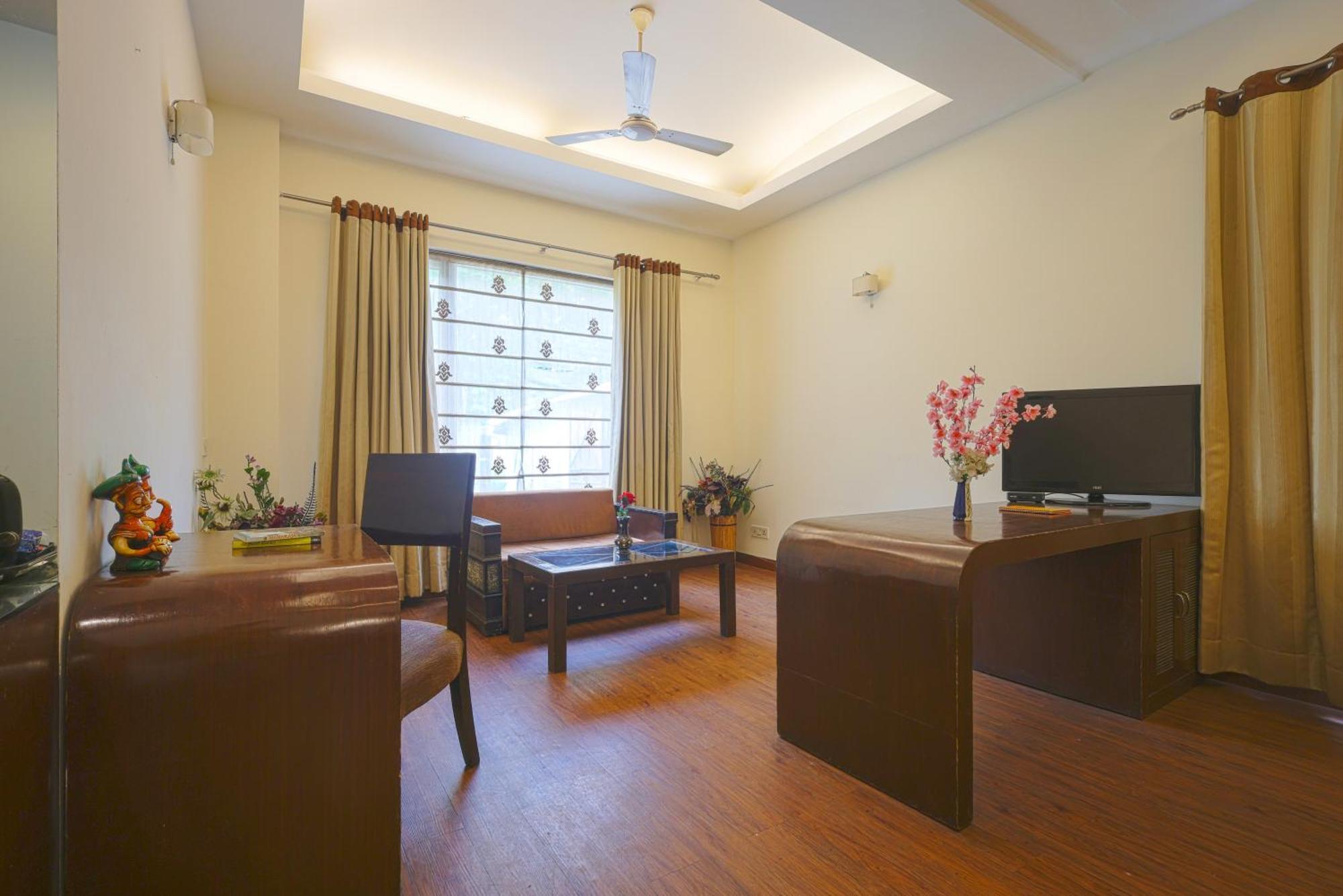 Hotel Haris Mg Road Gurugram Gurgaon Bagian luar foto