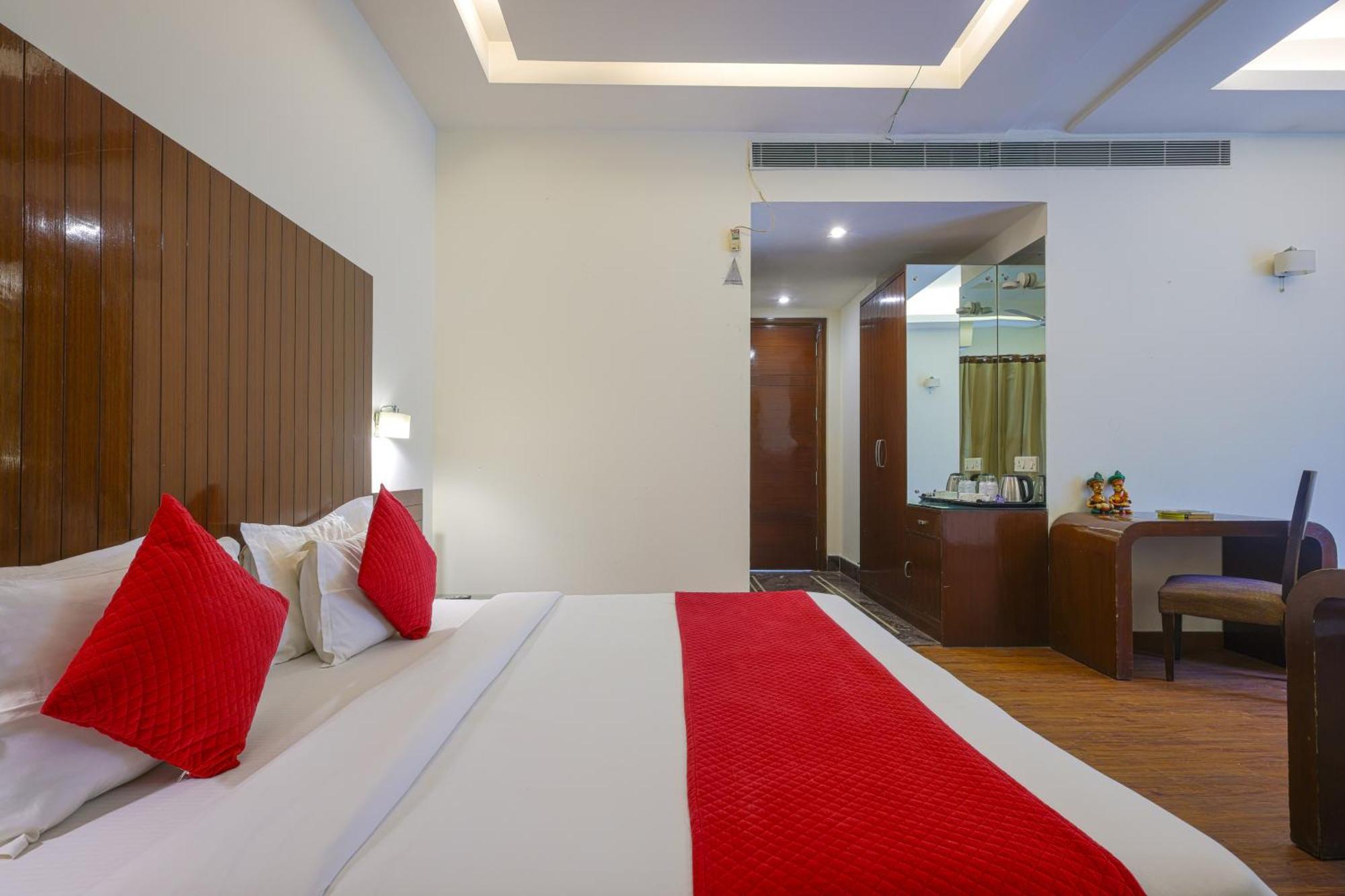 Hotel Haris Mg Road Gurugram Gurgaon Bagian luar foto