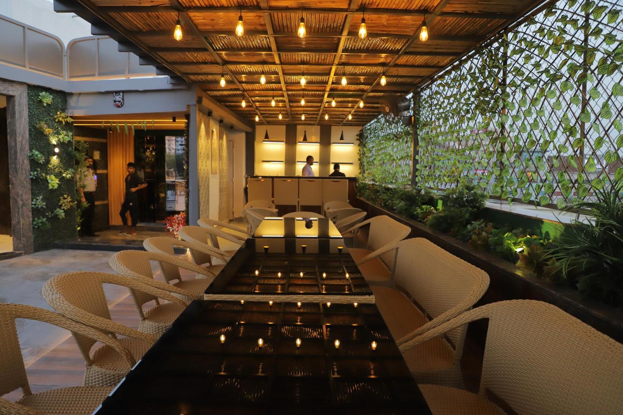 Hotel Haris Mg Road Gurugram Gurgaon Bagian luar foto