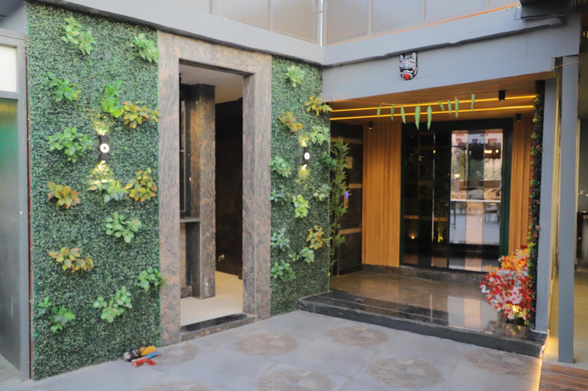 Hotel Haris Mg Road Gurugram Gurgaon Bagian luar foto