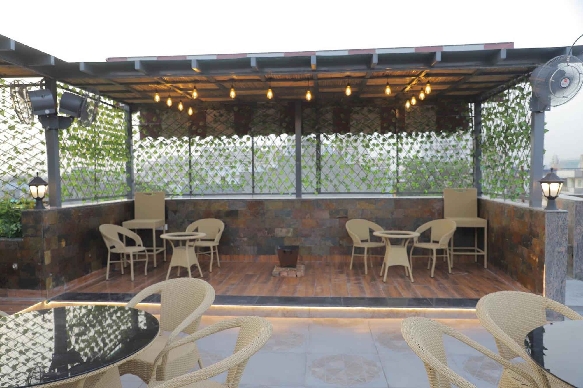 Hotel Haris Mg Road Gurugram Gurgaon Bagian luar foto