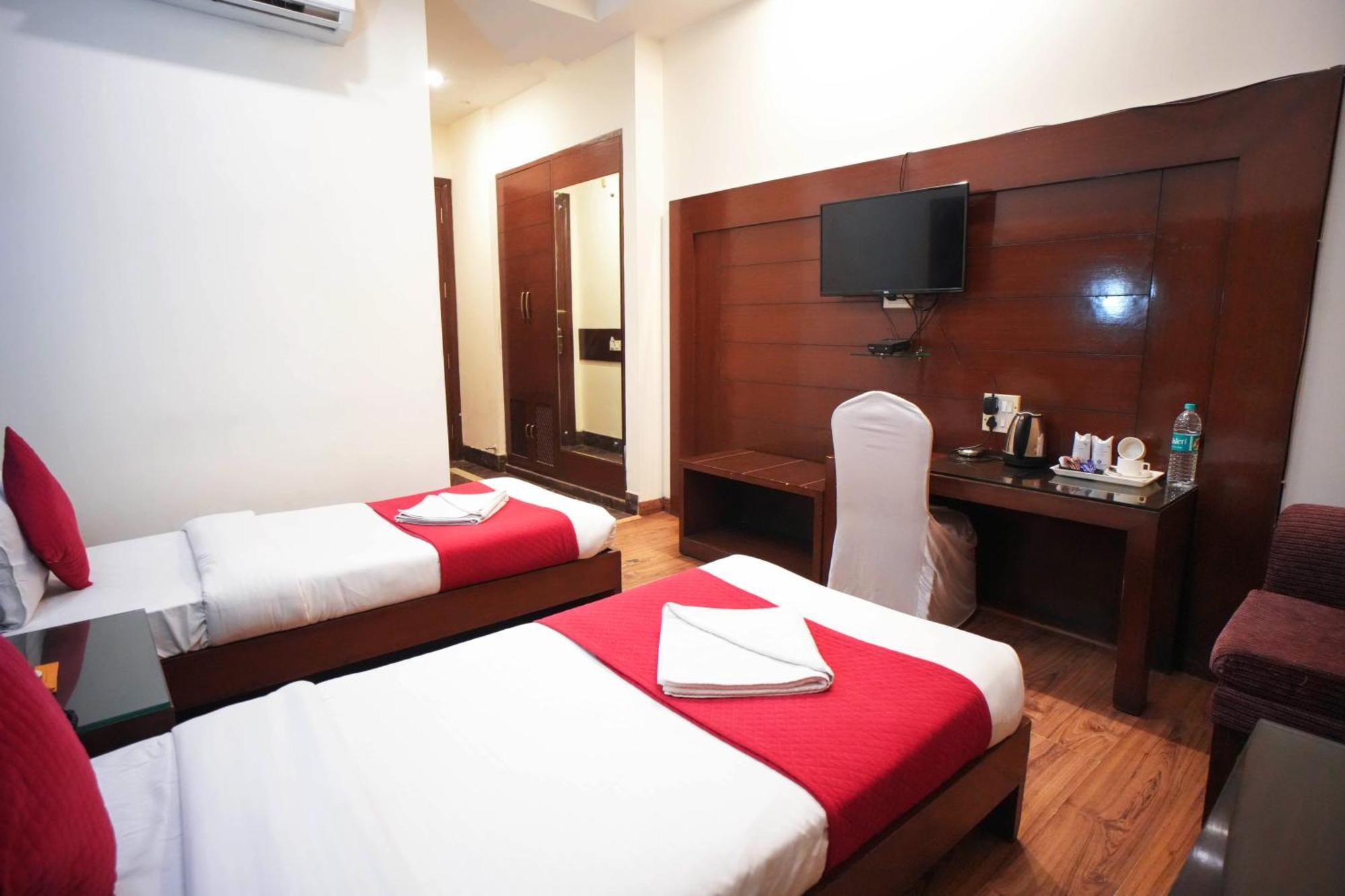Hotel Haris Mg Road Gurugram Gurgaon Bagian luar foto