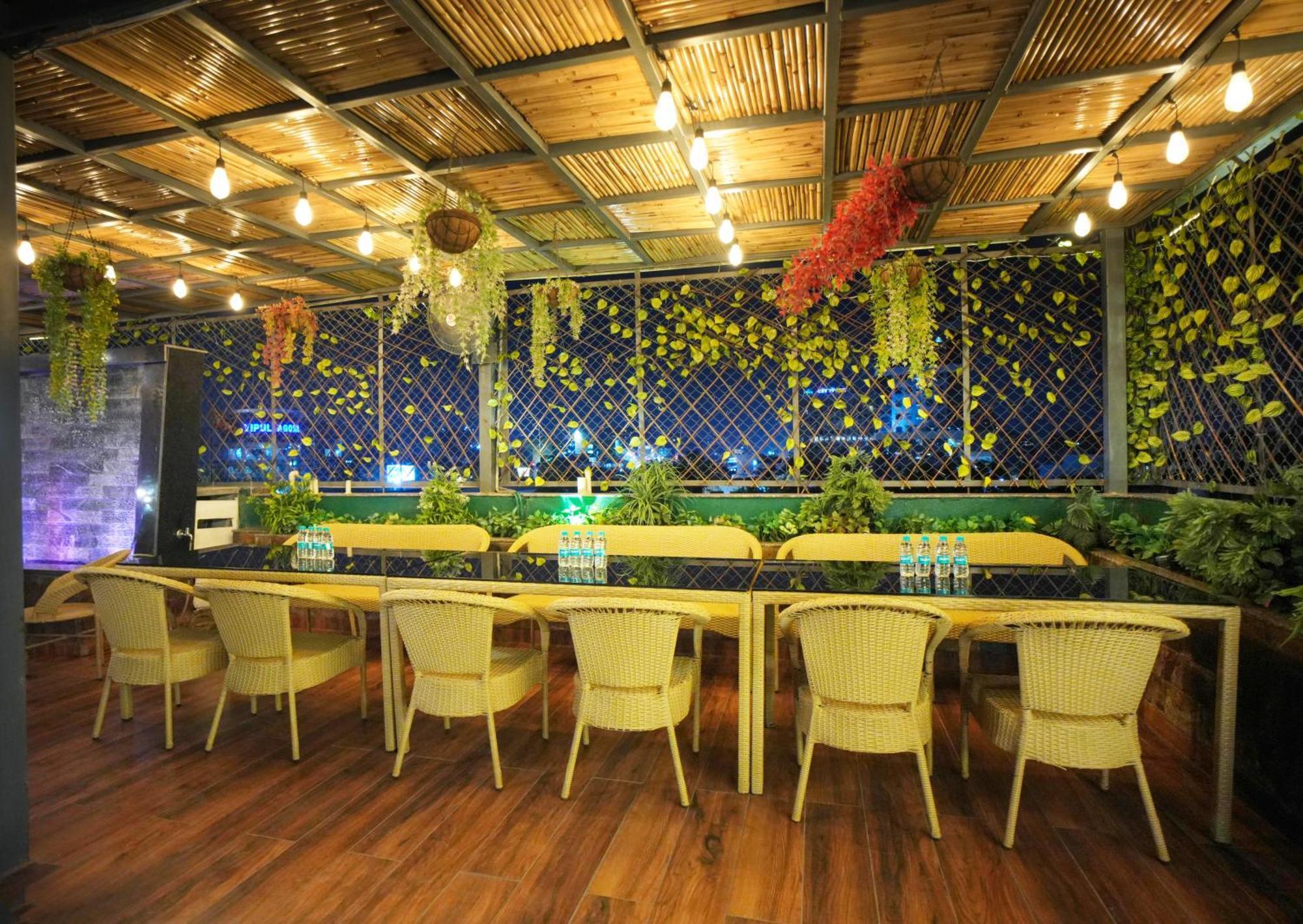 Hotel Haris Mg Road Gurugram Gurgaon Bagian luar foto