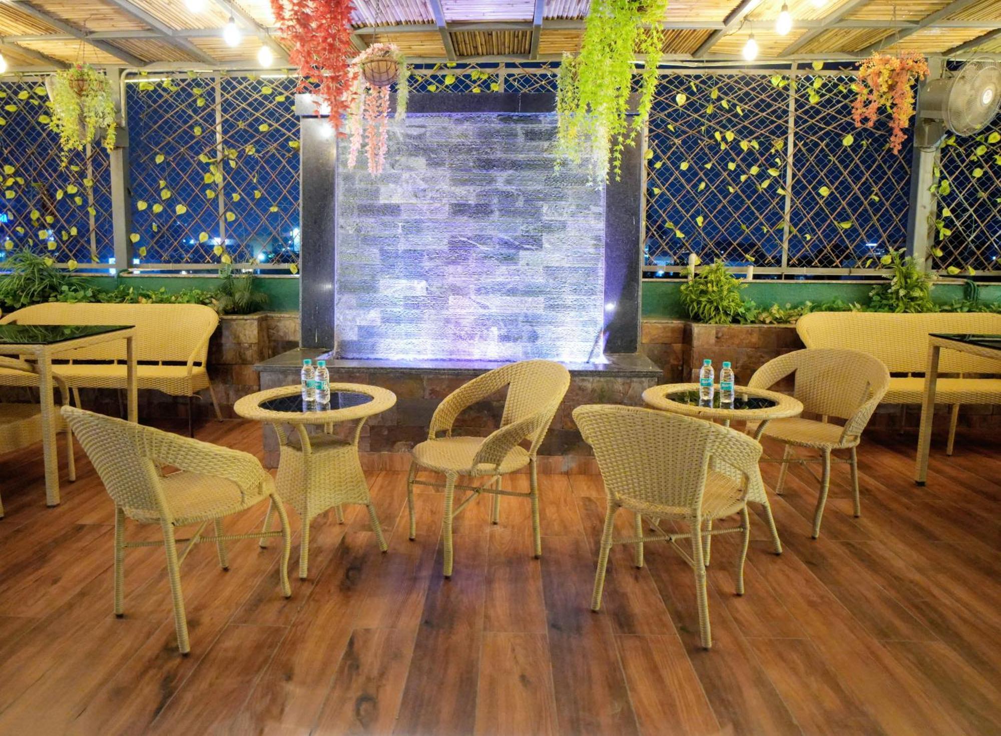 Hotel Haris Mg Road Gurugram Gurgaon Bagian luar foto