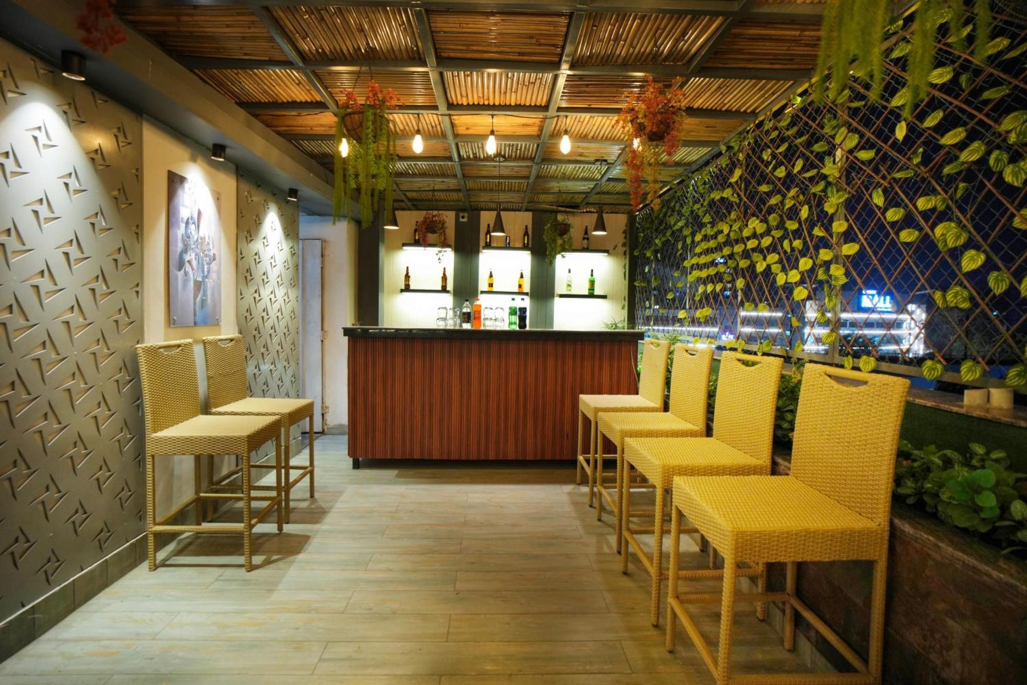 Hotel Haris Mg Road Gurugram Gurgaon Bagian luar foto