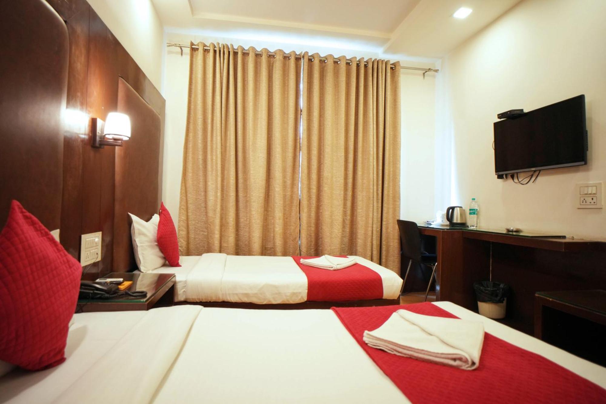 Hotel Haris Mg Road Gurugram Gurgaon Bagian luar foto