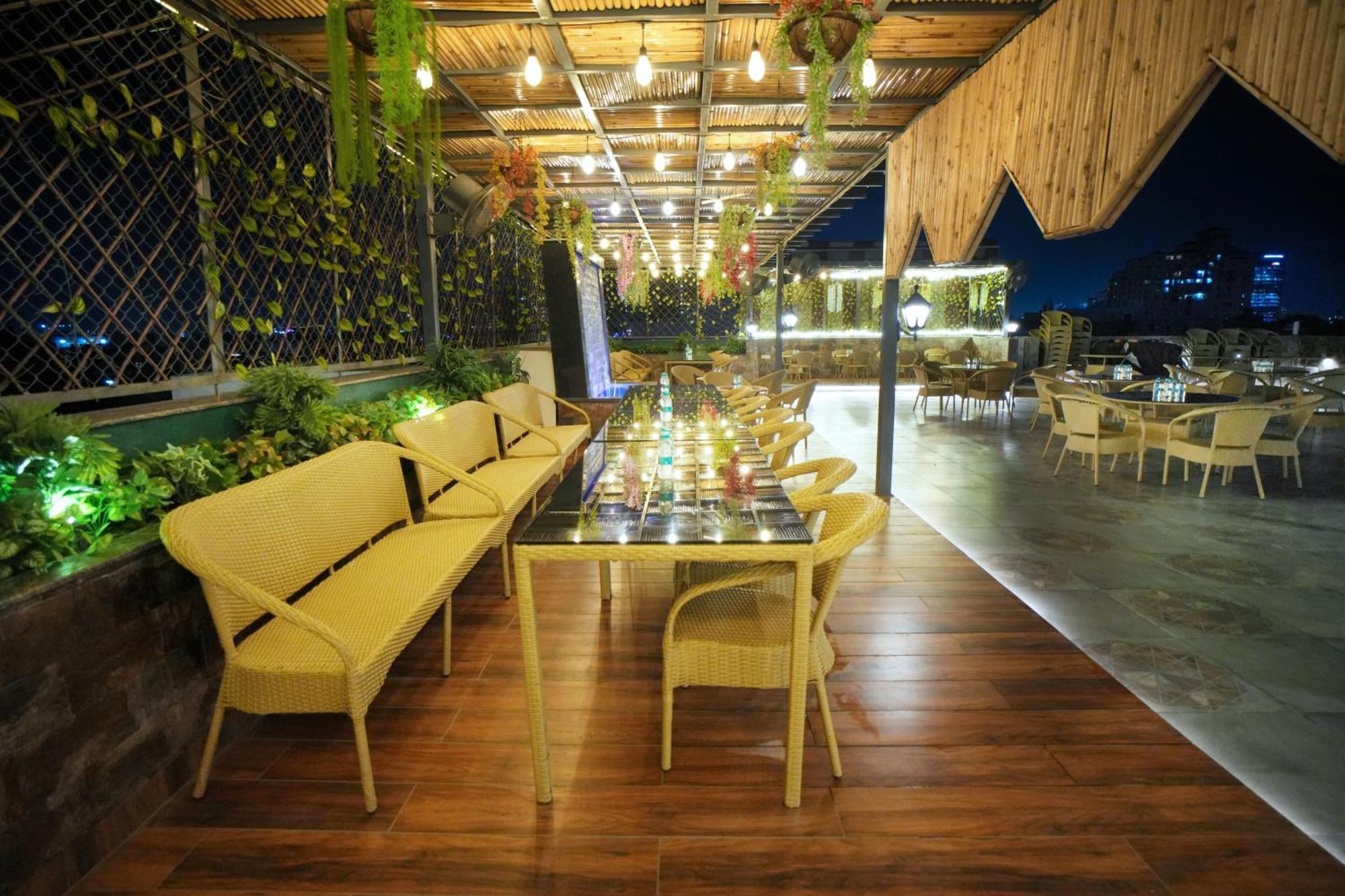 Hotel Haris Mg Road Gurugram Gurgaon Bagian luar foto