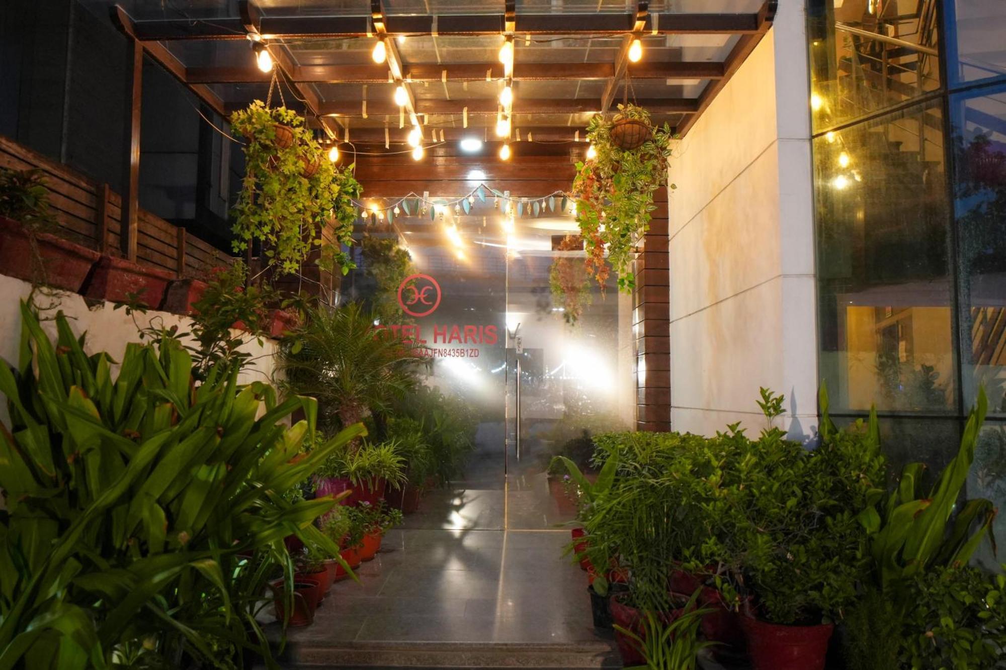 Hotel Haris Mg Road Gurugram Gurgaon Bagian luar foto