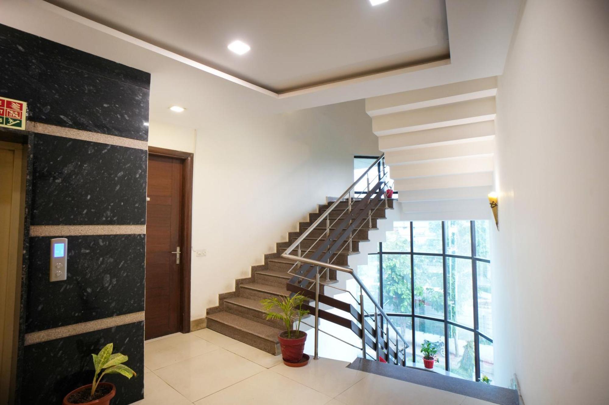Hotel Haris Mg Road Gurugram Gurgaon Bagian luar foto