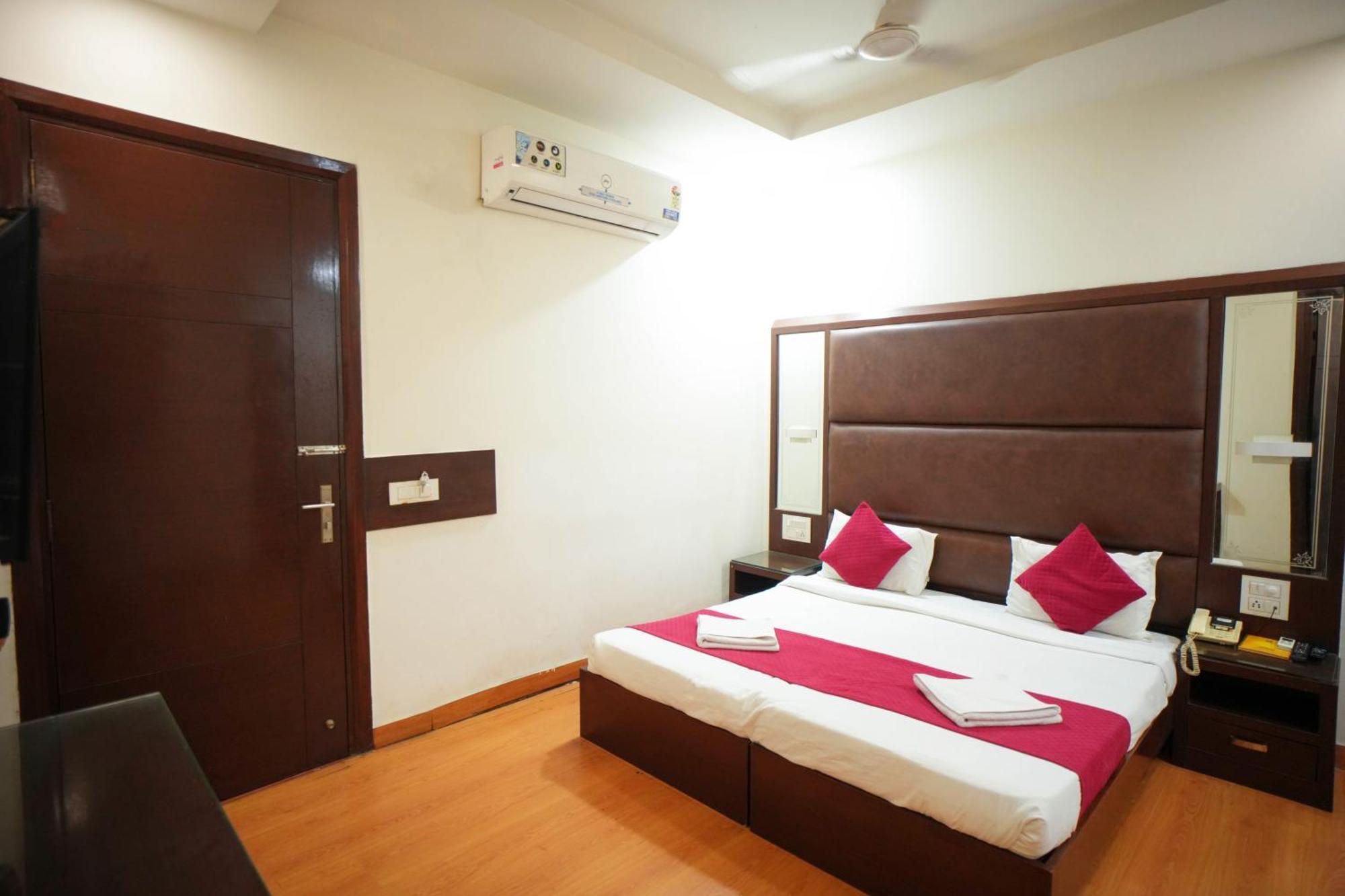 Hotel Haris Mg Road Gurugram Gurgaon Bagian luar foto